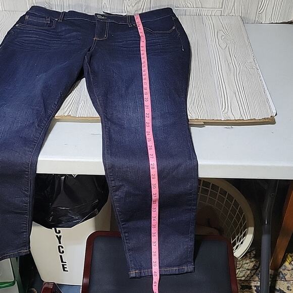 Torrid Mid Rise Skinny Vintage Stretch Jeans, Dark Wash, Women's Plus Size 18T - Picture 13 of 16